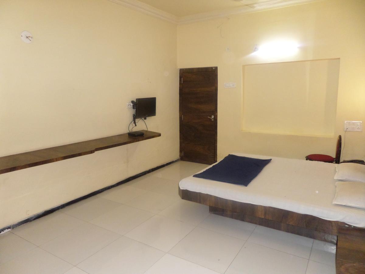 Hotel Ameer Kolhapur Exterior photo